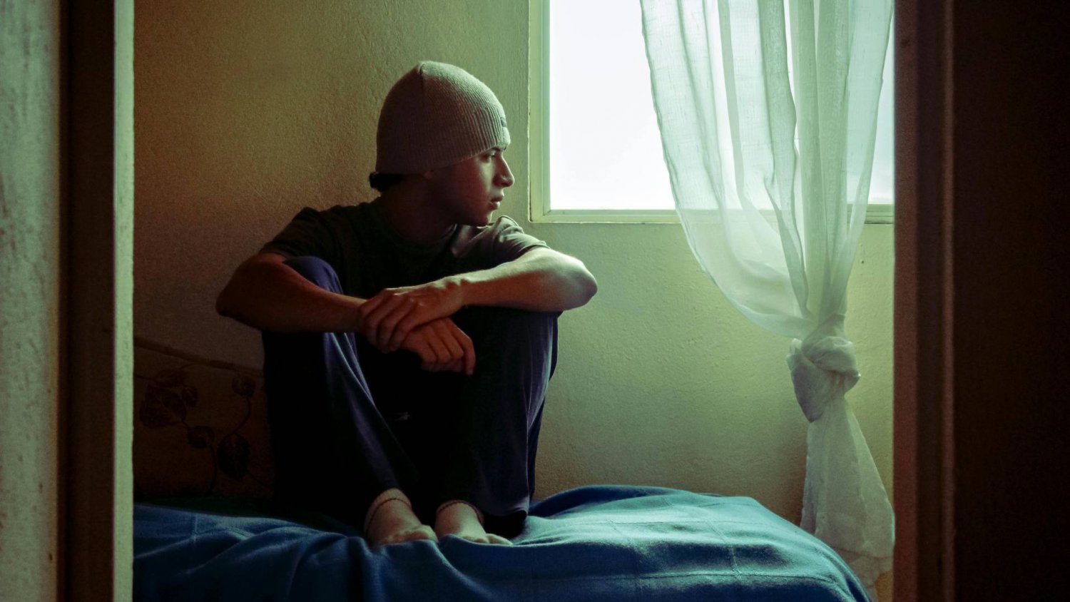 "Moi rodzice mogą, a i tak nie spędzają ze mną czasu". Trudna prawda o relacji z nastolatkiem