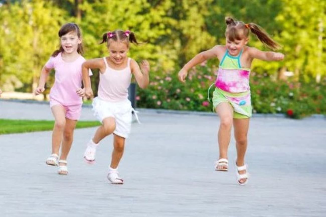 opieka nad dziećmi w wakacje