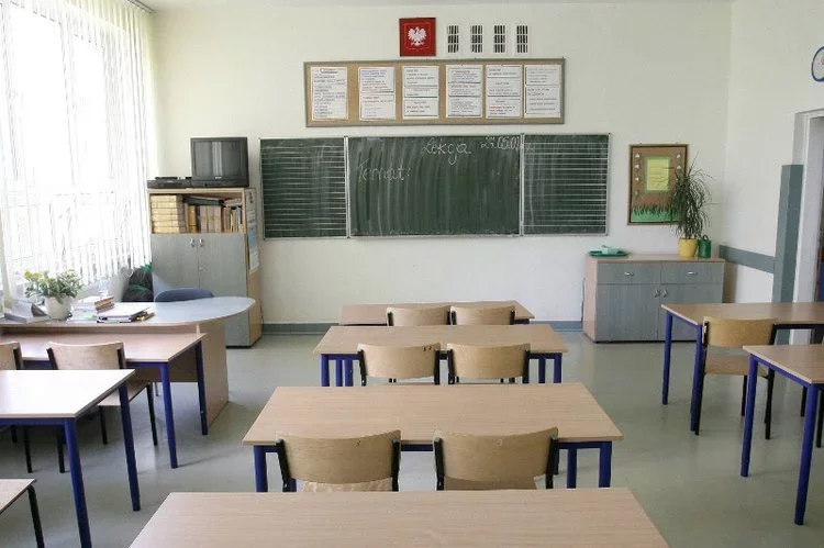 Pełny powrót do szkół dla wszystkich uczniów dopiero we wrześniu