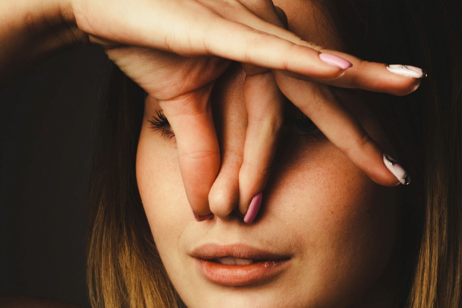 Dlaczego pot nastolatków nieprzyjemnie pachnie. Higiena na czas dojrzewania