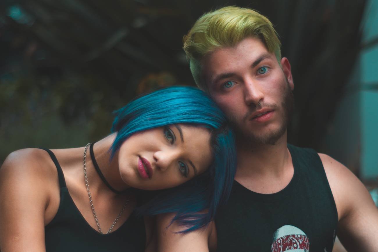 dziecko chce fryzurę, czy pozwalać dziecku farbować włosy, fryzura dziecka na wakacje, farbowanie włosów u dzieci, dziecko decyduje o swojej fryzurze, dziecko decyduje o włosach