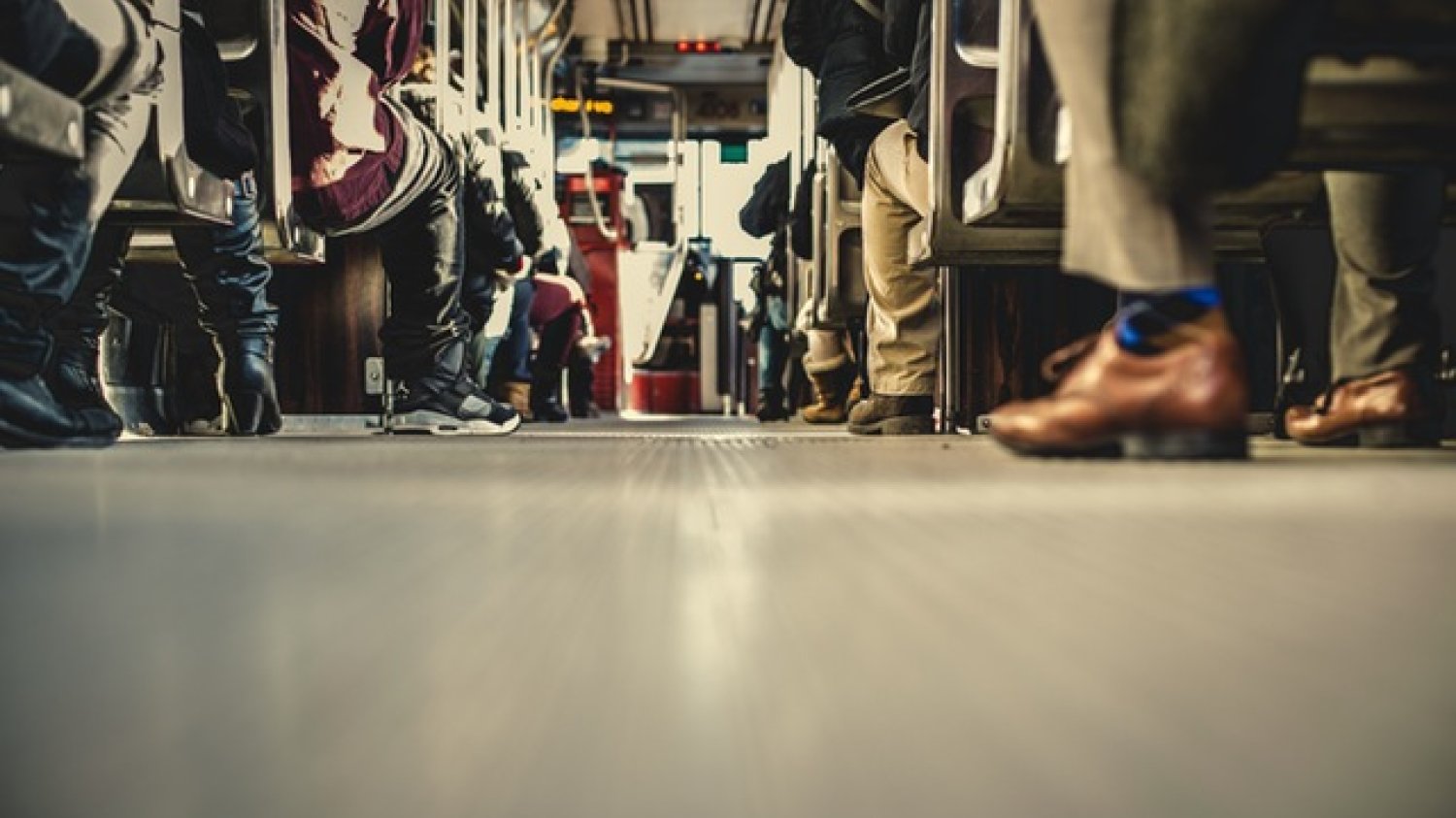 Fot. Pexels / [url=https://www.pexels.com/photo/people-feet-train-travelling-5117/]unsplash.com[/url] / [url=https://www.pexels.com/photo-license/]CC0 License[/url]