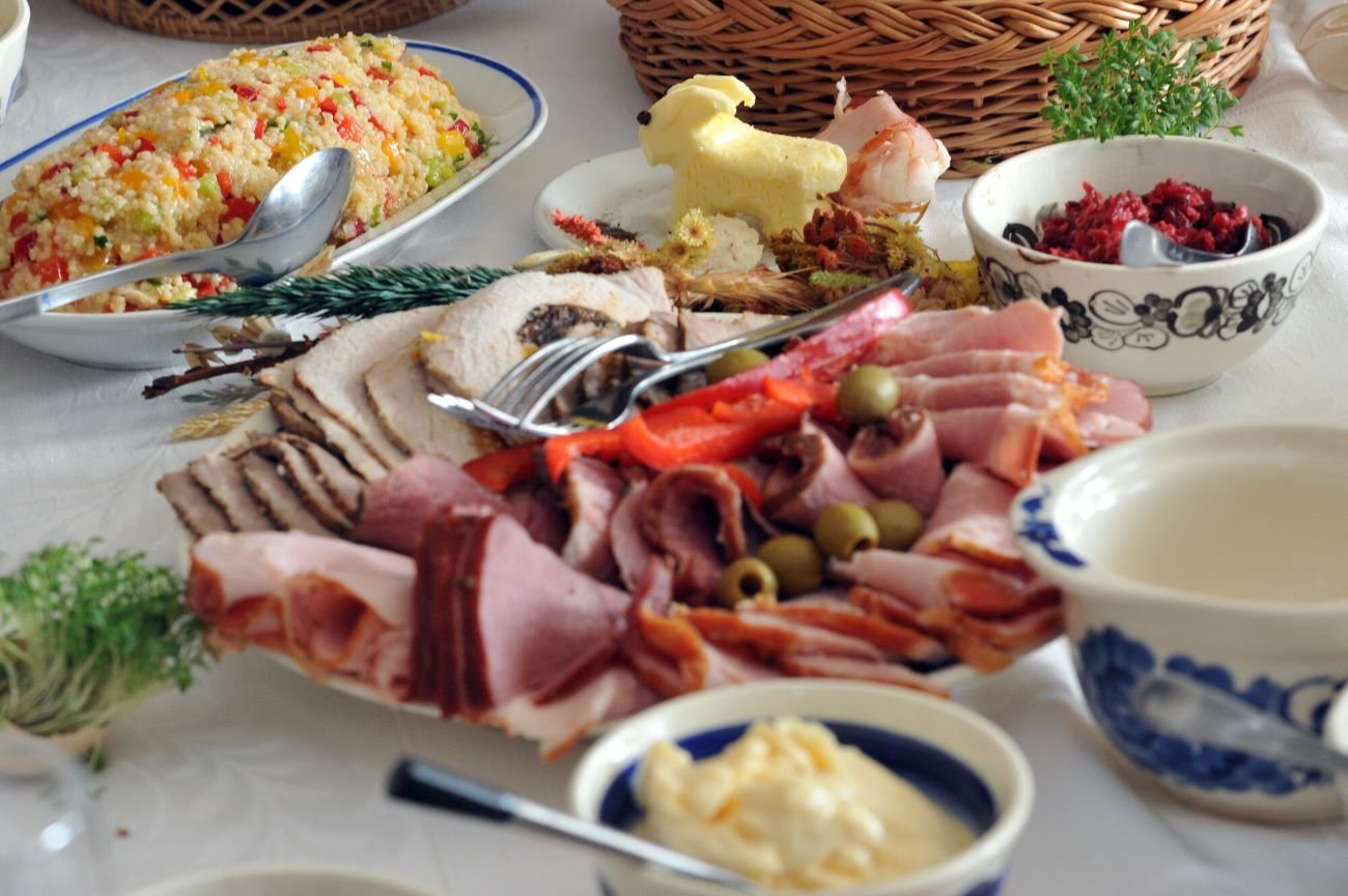 Wielkanocne śniadanie - miły rodzinny czas czy okazja do uszczypliwości?