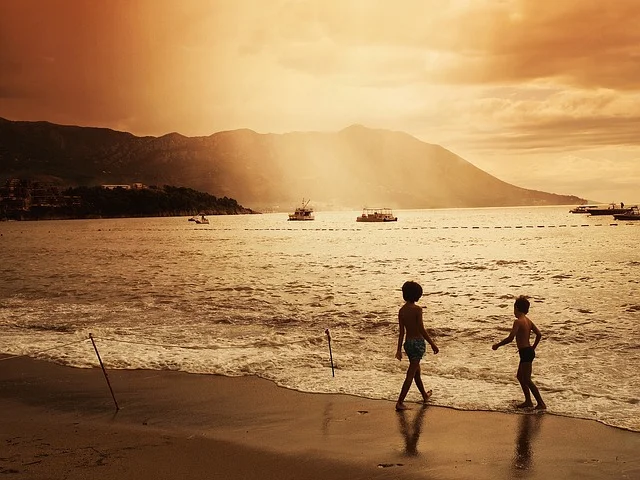 Fot. Pixabay/[url=https://pixabay.com/pl/zach%C3%B3d-s%C5%82o%C5%84ca-zmierzch-beach-piasek-691362/]Unsplash[/url] / [url=  http://pixabay.com/pl/service/terms/#download_terms]CC O[/url]