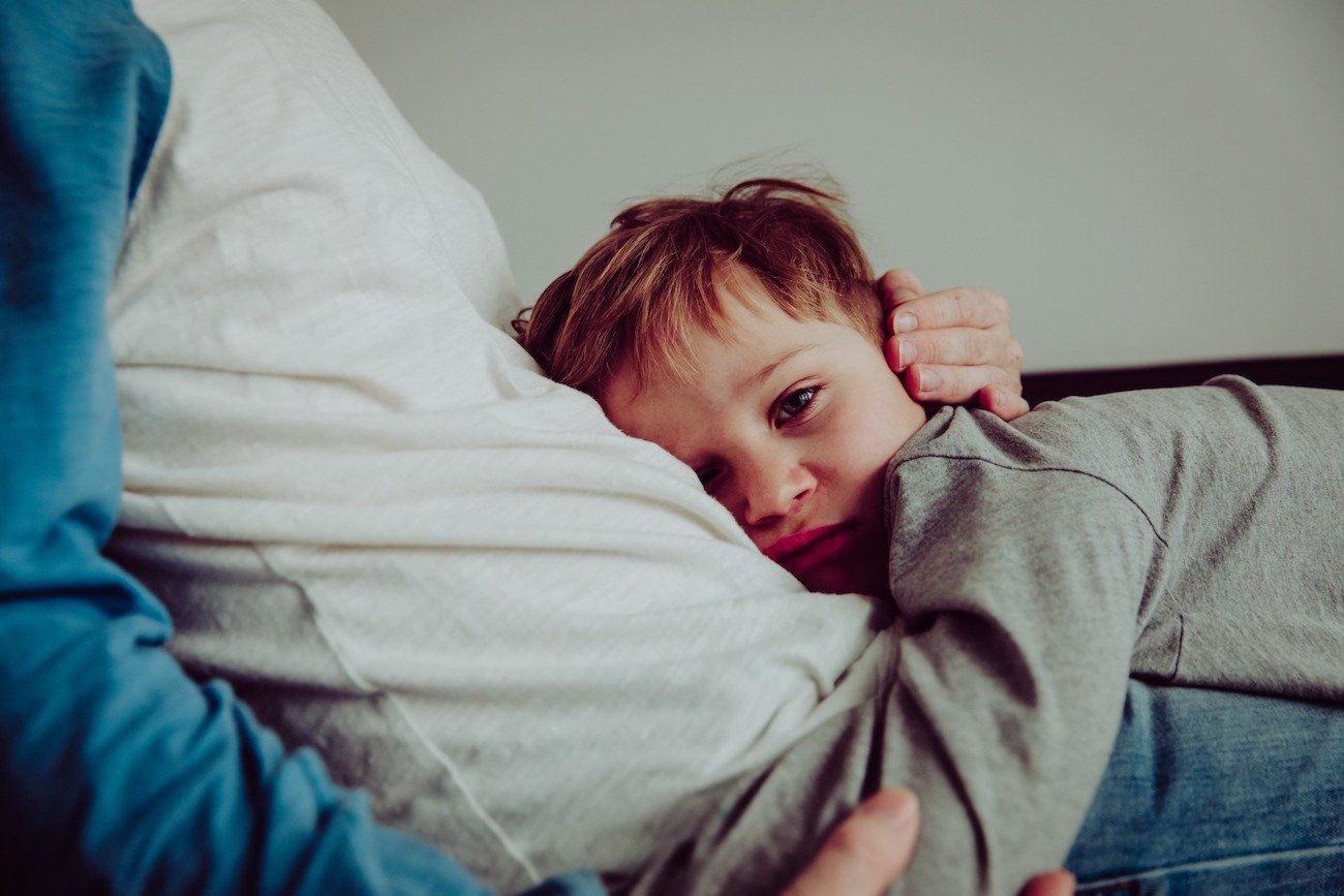 Tata ukarał syna milczeniem. Po wyszeptanych przez chłopca słowach przepłakał cały wieczór