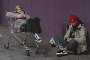 Nastolatek późno wraca do domu