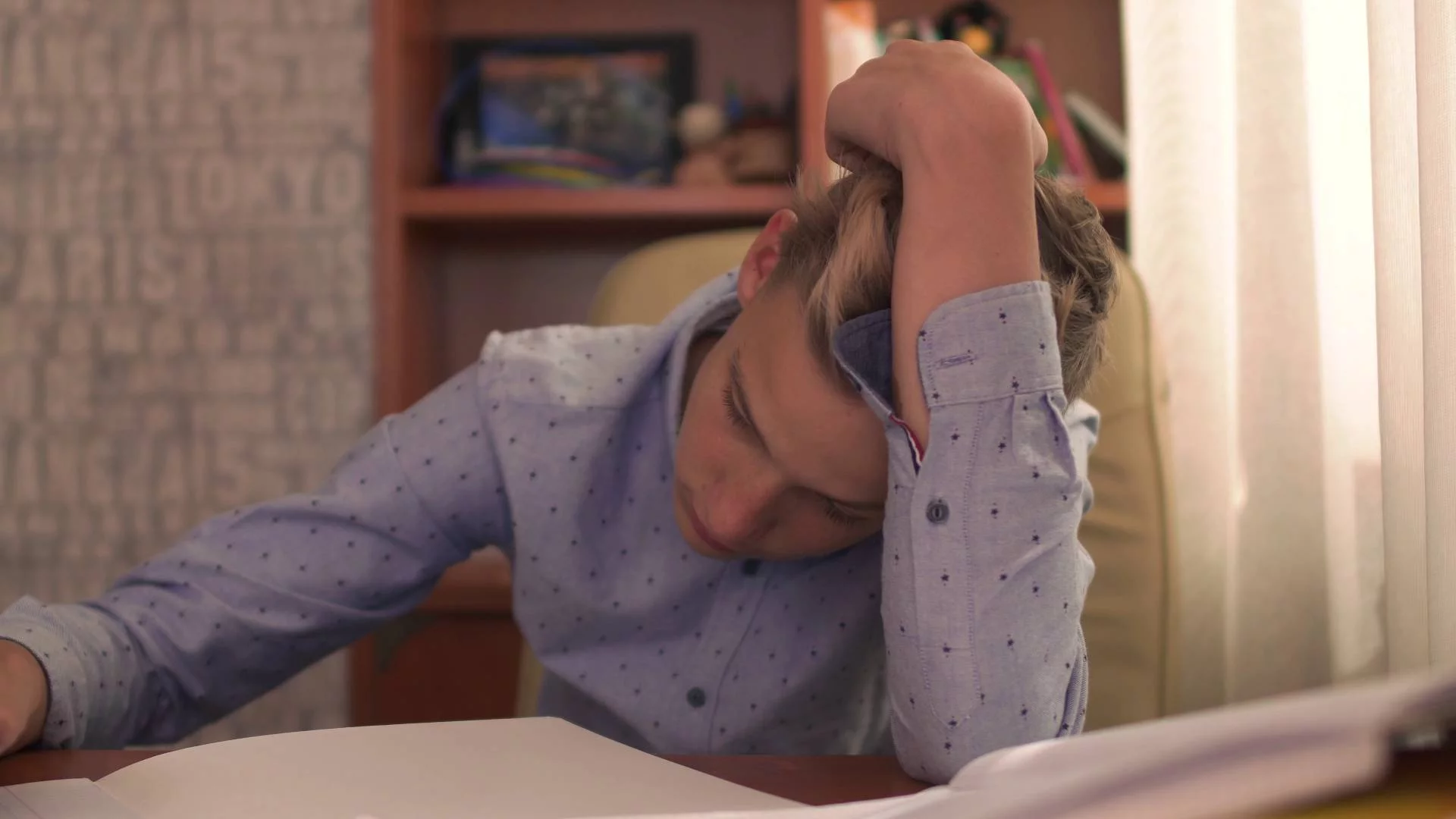 Matka szuka kogoś, kto przypilnuje 17-latka przy lekcjach. Coś poszło nie tak