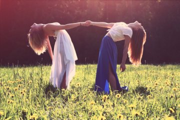 Fot. Pixabay / [url=https://pixabay.com/en/girls-lesbians-best-friends-lovers-839809/]Foundry[/url] / [url=https://pixabay.com/en/service/terms/#download_terms]CC0 Public Domain[/url]