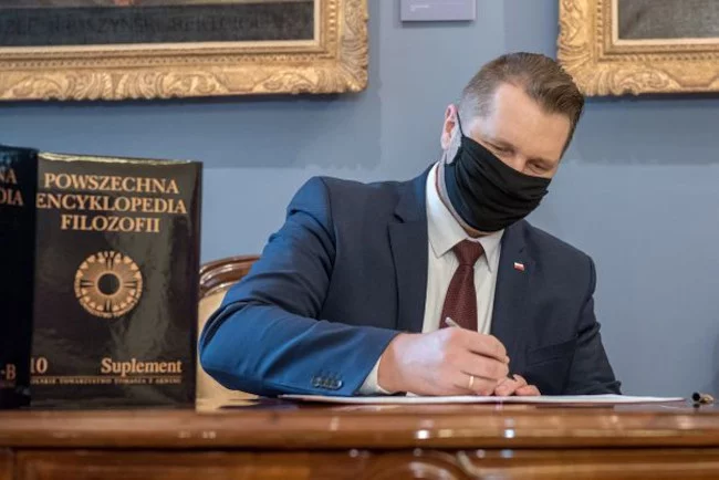 2 mln na tłumaczenie encyklopedii. Tu te pieniądze są bardziej potrzebne 2 mln na tłumaczenie encyklopedii. Tu te pieniądze są bardziej potrzebne