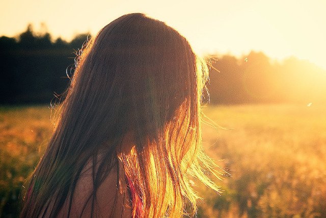 Fot. Pixabay/ [url=http://pixabay.com/pl/summerfield-kobieta-dziewczyna-336672/]Unsplash[/url] / [url= http://pixabay.com/pl/service/terms/#download_terms]CC O[/url]