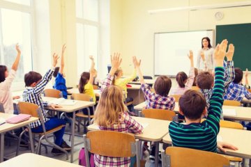 Nauczyciele nie zawsze są kompetentni. Dzieci nasiąkają przez nich błędnymi informacjami.