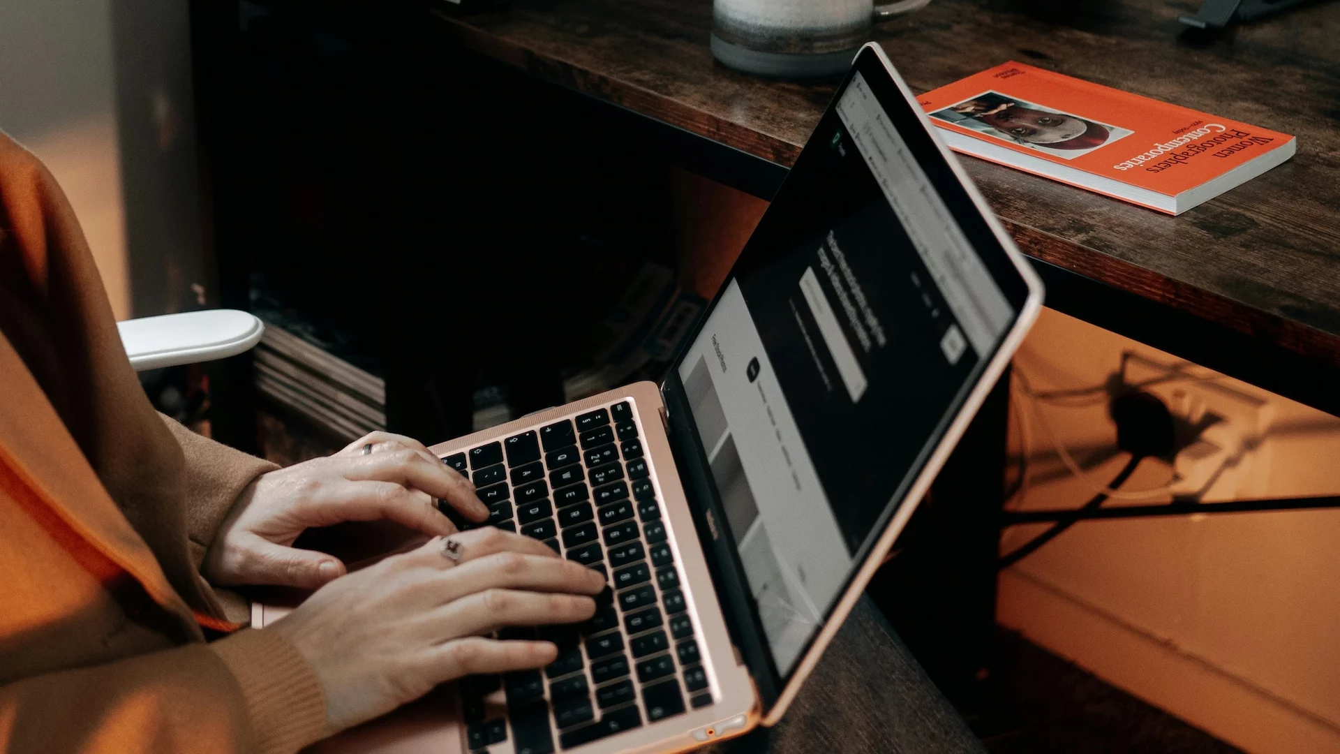 Mają męża i dzieci, zakochują się w ChacieGPT. Daje kobietom to, czego nie dają ich partnerzy