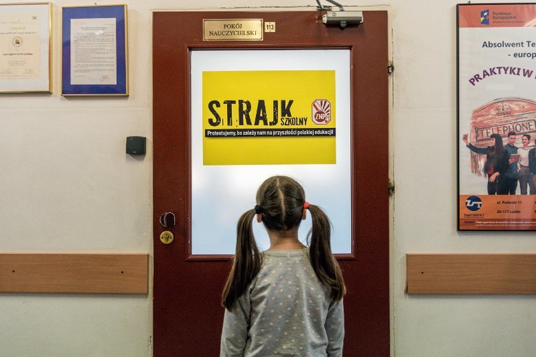 List nauczycielki do MEN stał się hitem sieci. Kto jest winien strajku nauczycieli?