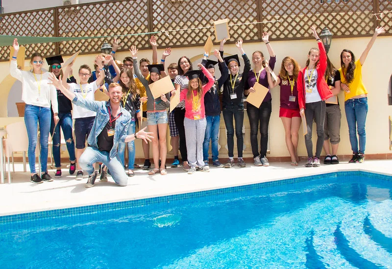 Maltalingua School of English organizuje obozy dla dzieci w wieku 8-12 lat i nastolatków 13-17 lat. Obóz składa się z kursu angielskiego oraz aktywnej nauki języka na świeżym powietrzu