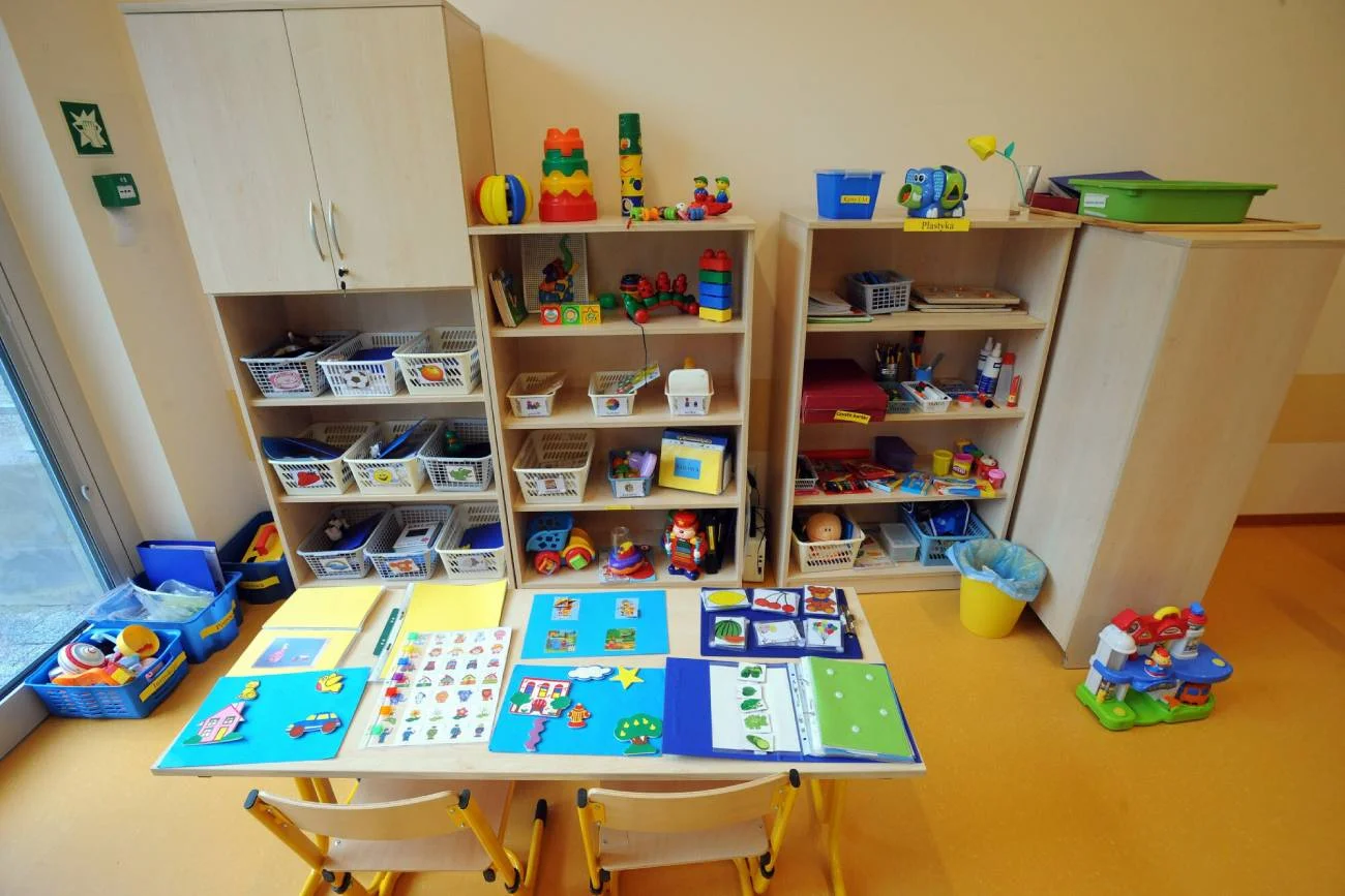 Pusta przedszkolna sala. Pusta przedszkolna sala.