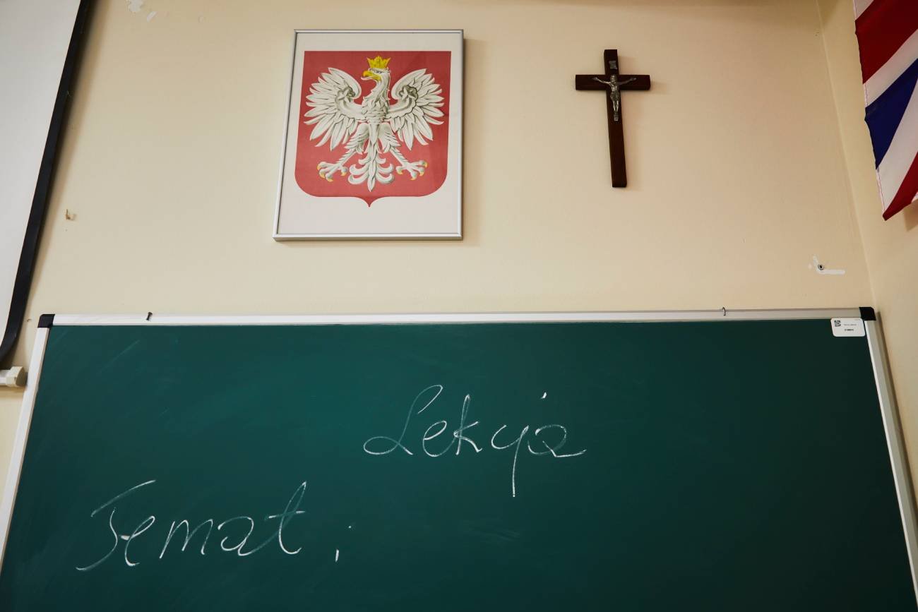 Ksiądz o "oddaniu ciała" w małżeństwie. Skandaliczne nagranie na profilu szkoły katolickiej