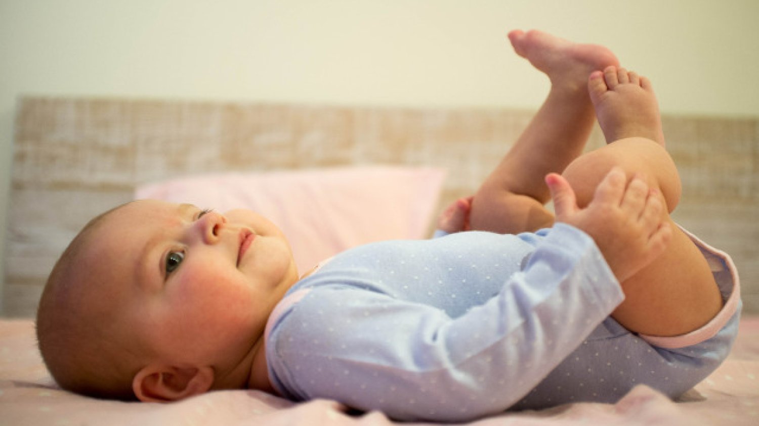Fot. Pixabay / [url=https://pixabay.com/en/baby-kid-infant-440037/]lavaki[/url] / [url=https://pixabay.com/en/service/terms/#usage]CC0 Public Domain[/url]