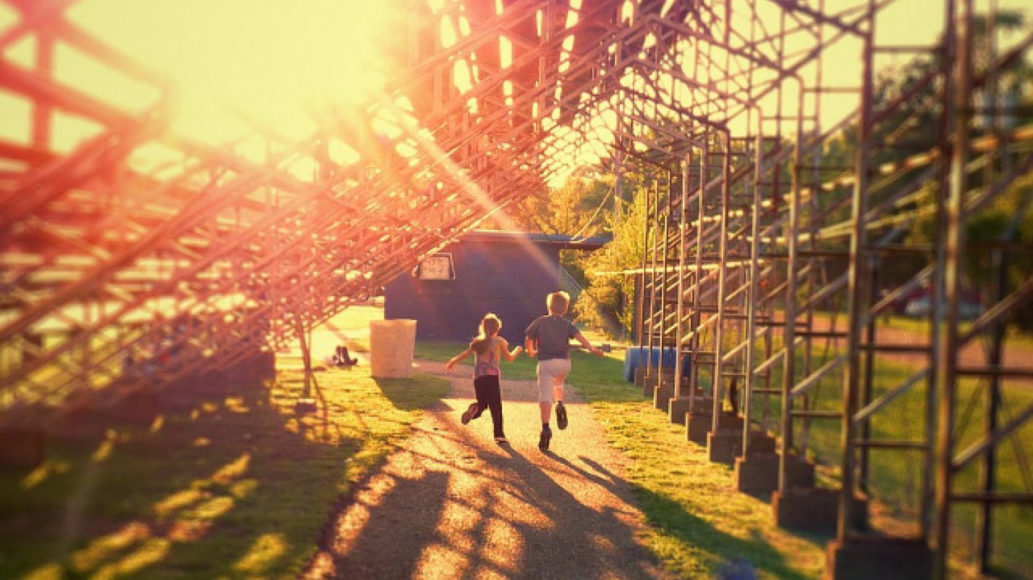 Fot. Pixabay / [url=https://pixabay.com/en/kids-fun-running-bleachers-sport-315098/]PublicDomainPictures[/url]  / [url=https://pixabay.com/en/service/terms/#usage]CC0 Public Domain[/url]
