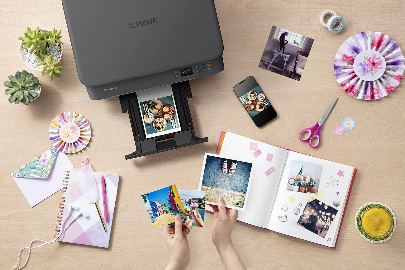 Oprócz zwykłego papieru i klasycznych papierów fotograficznych o różnych wymiarach drukarka Canon PIXMA TS535 pozwala także na eksperymentowanie z magnetycznymi papierami fotograficznymi czy naklejkami do wielokrotnego przyklejania