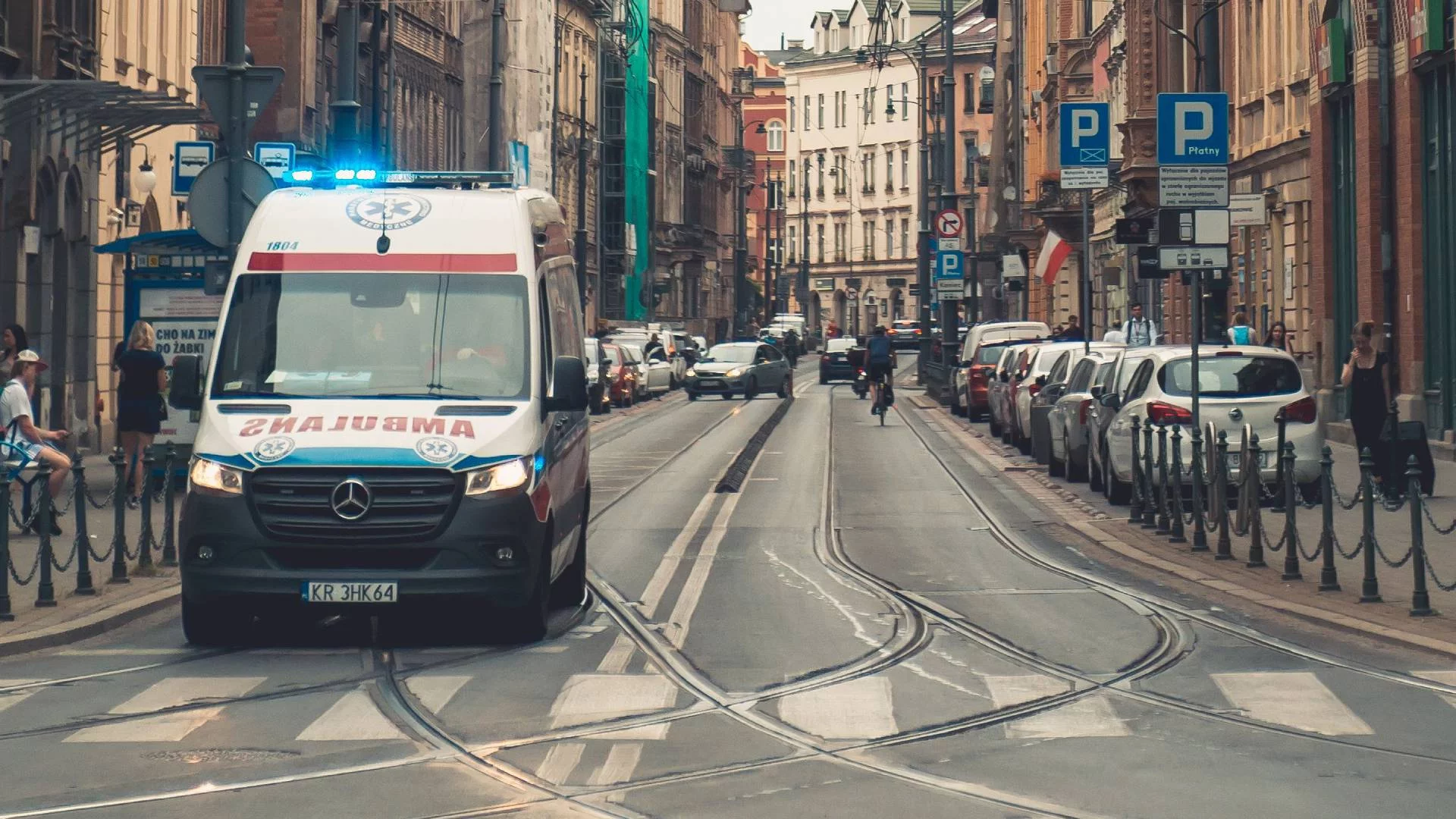 Podczas przedszkolnej drzemki dziewczynce zatrzymało się serce. Nauczycielki uratowały jej życie
