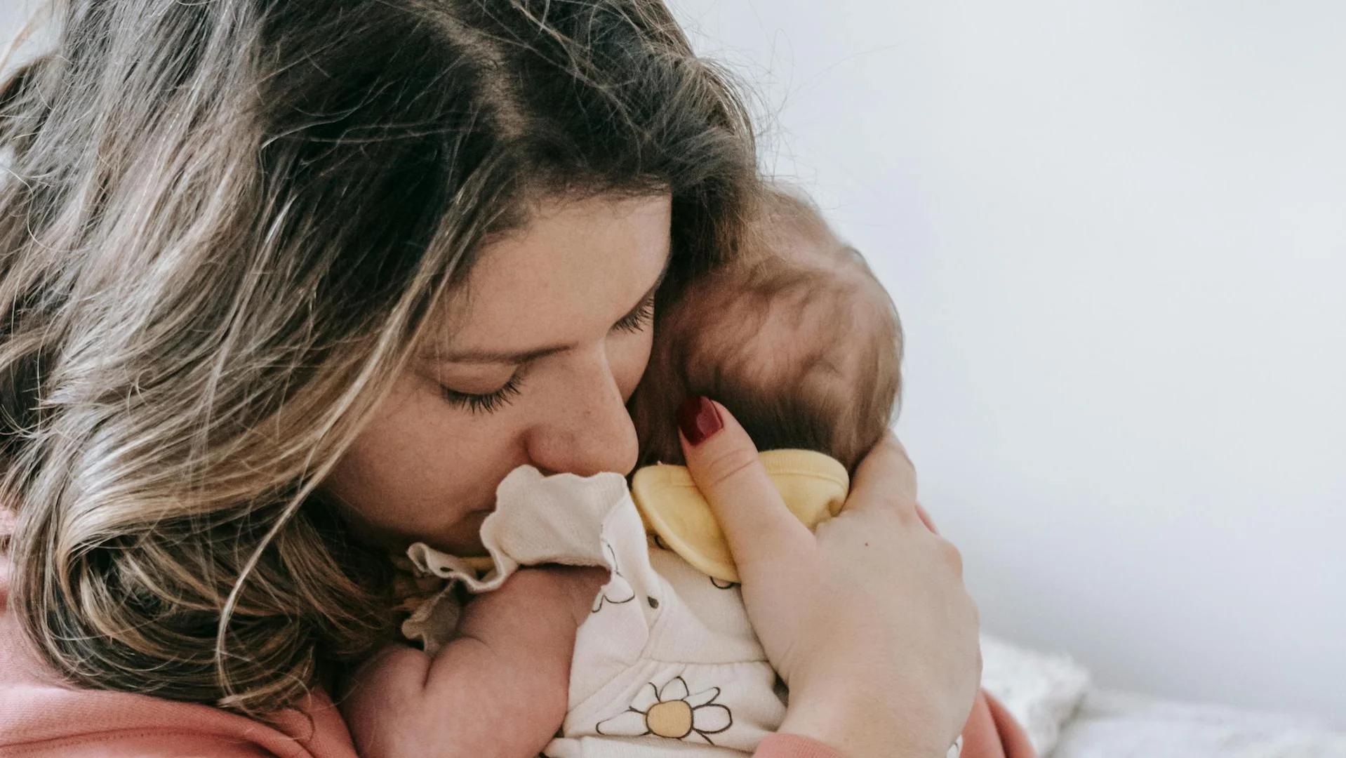 Po drugiej ciąży twój mózg może przejść wyjątkową przemianę. Jesteś inna niż mama jedynaka