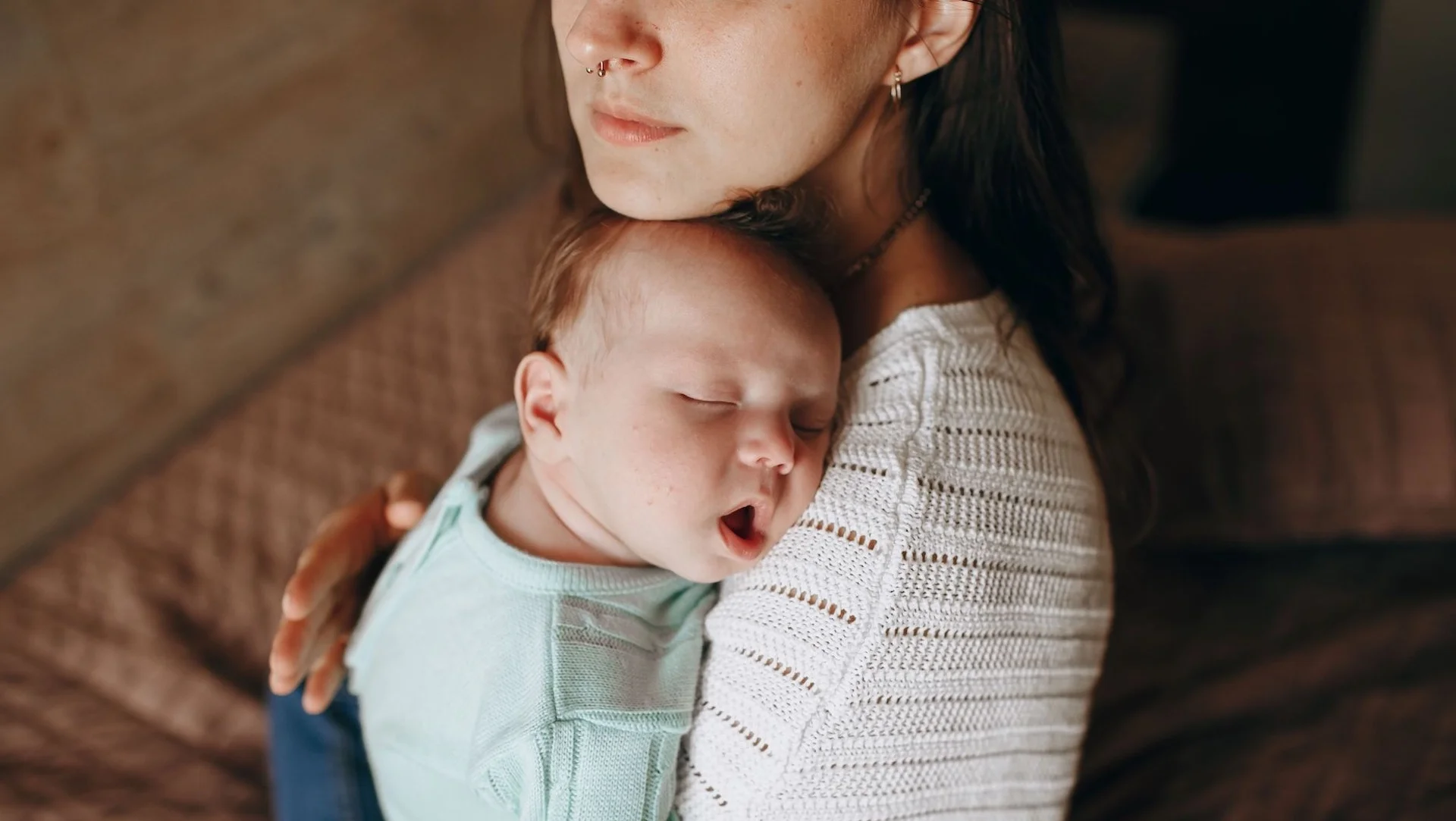 Millennialsi mieli dzielić się rodzicielstwem po równo. Matki i tak są wykończone matka zmęczona