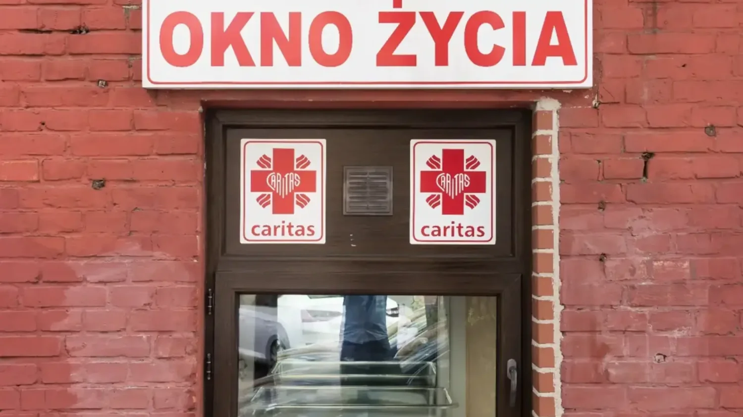 okno życia prowadzone przez Caritas Polska