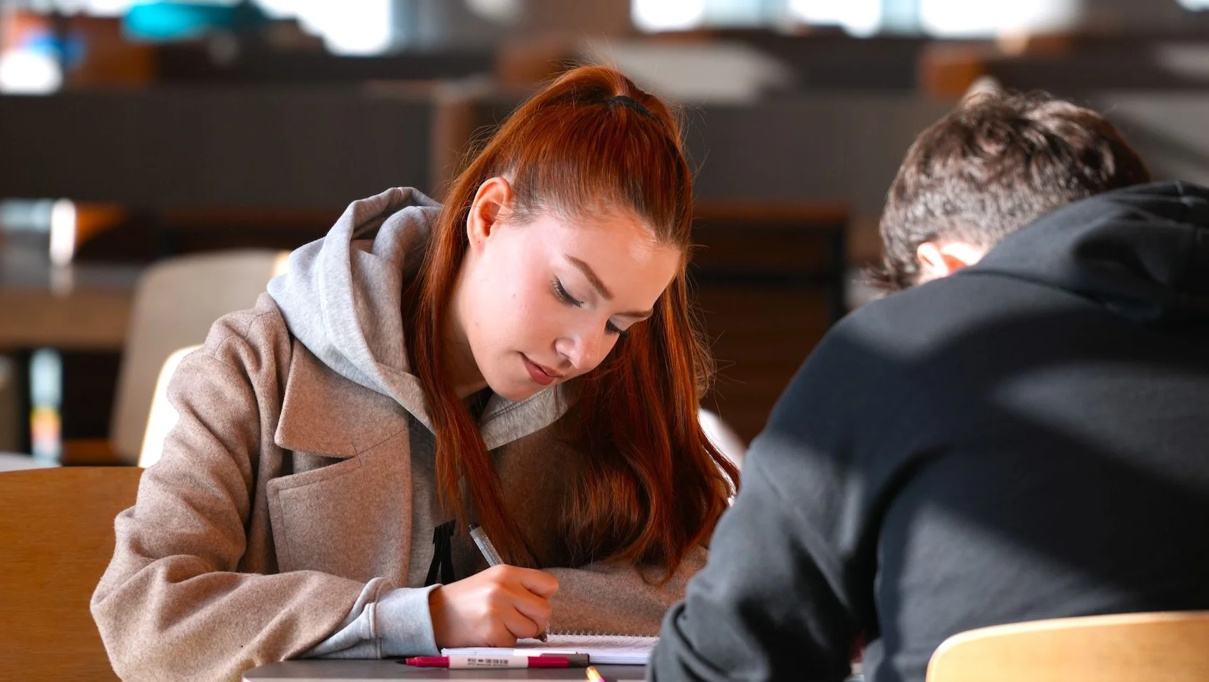 Te studia dają dziś najlepiej zarobić. Młodzi dostają choćby 17 tys. zł na start