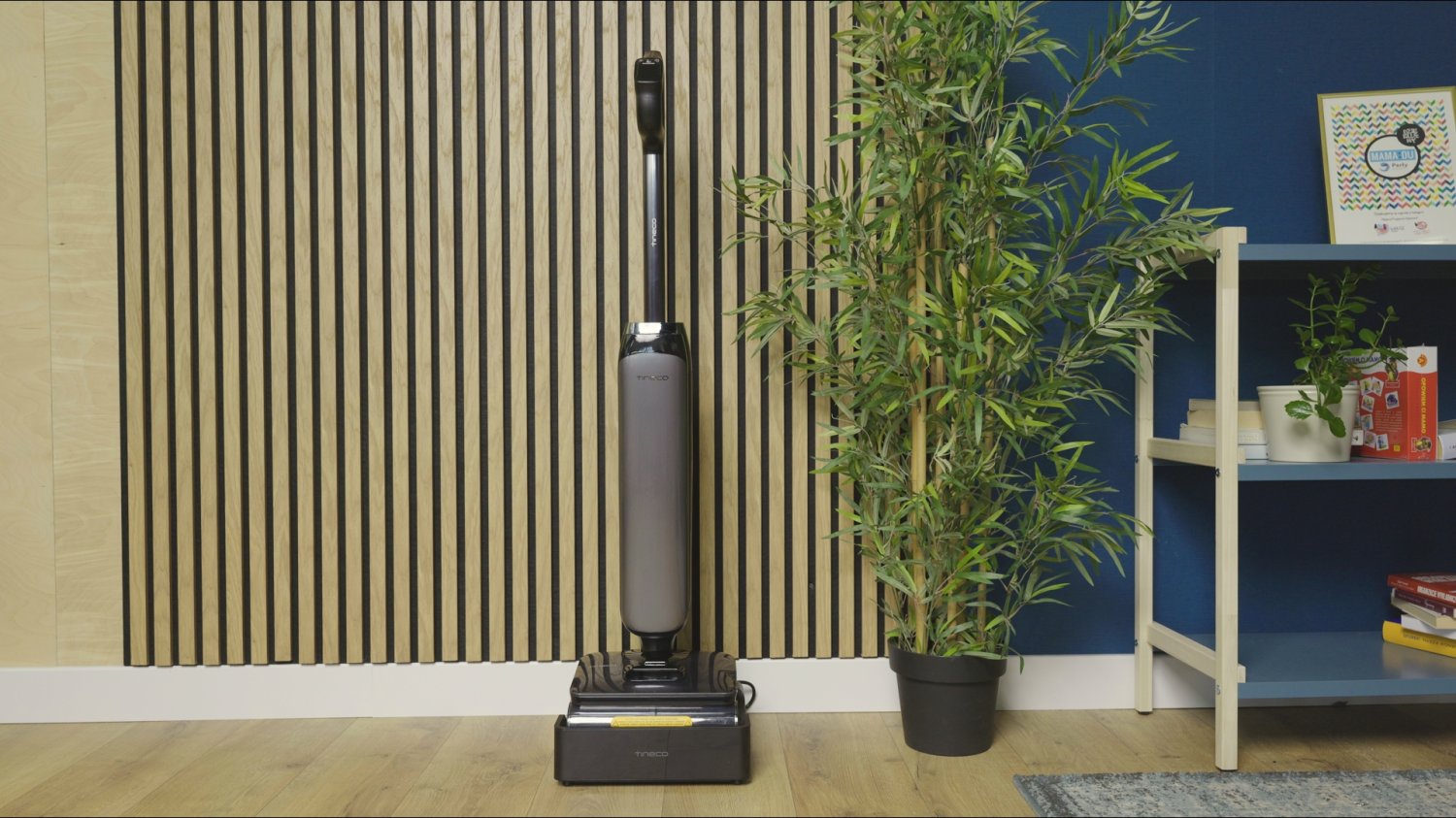 Tineco FLOOR ONE S9 podczas odkurzania