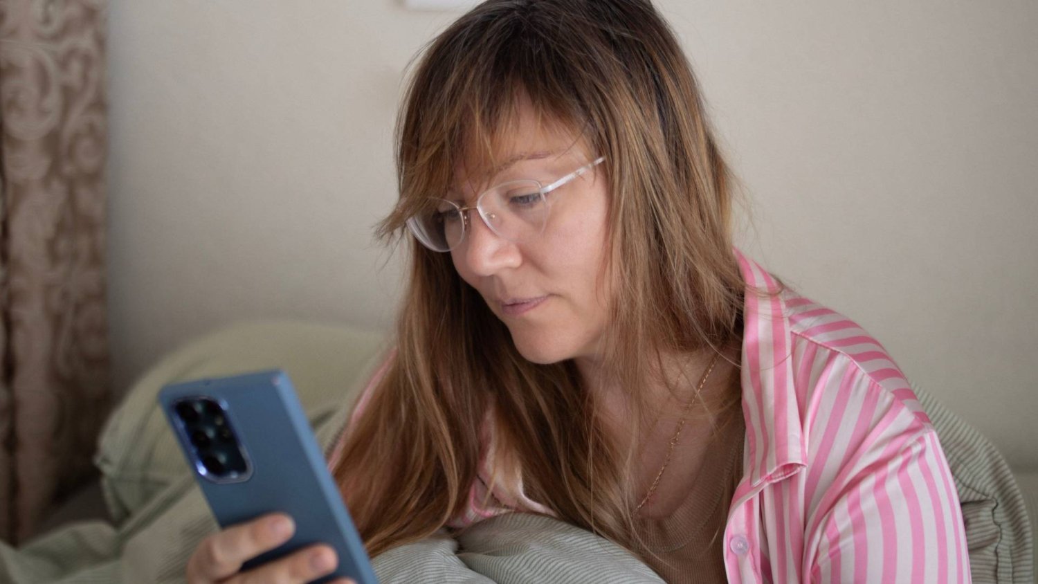 "Ktoś wie, co było zadane?" 5 wiadomości z rodzicielskich grup, które doprowadzają do szału
