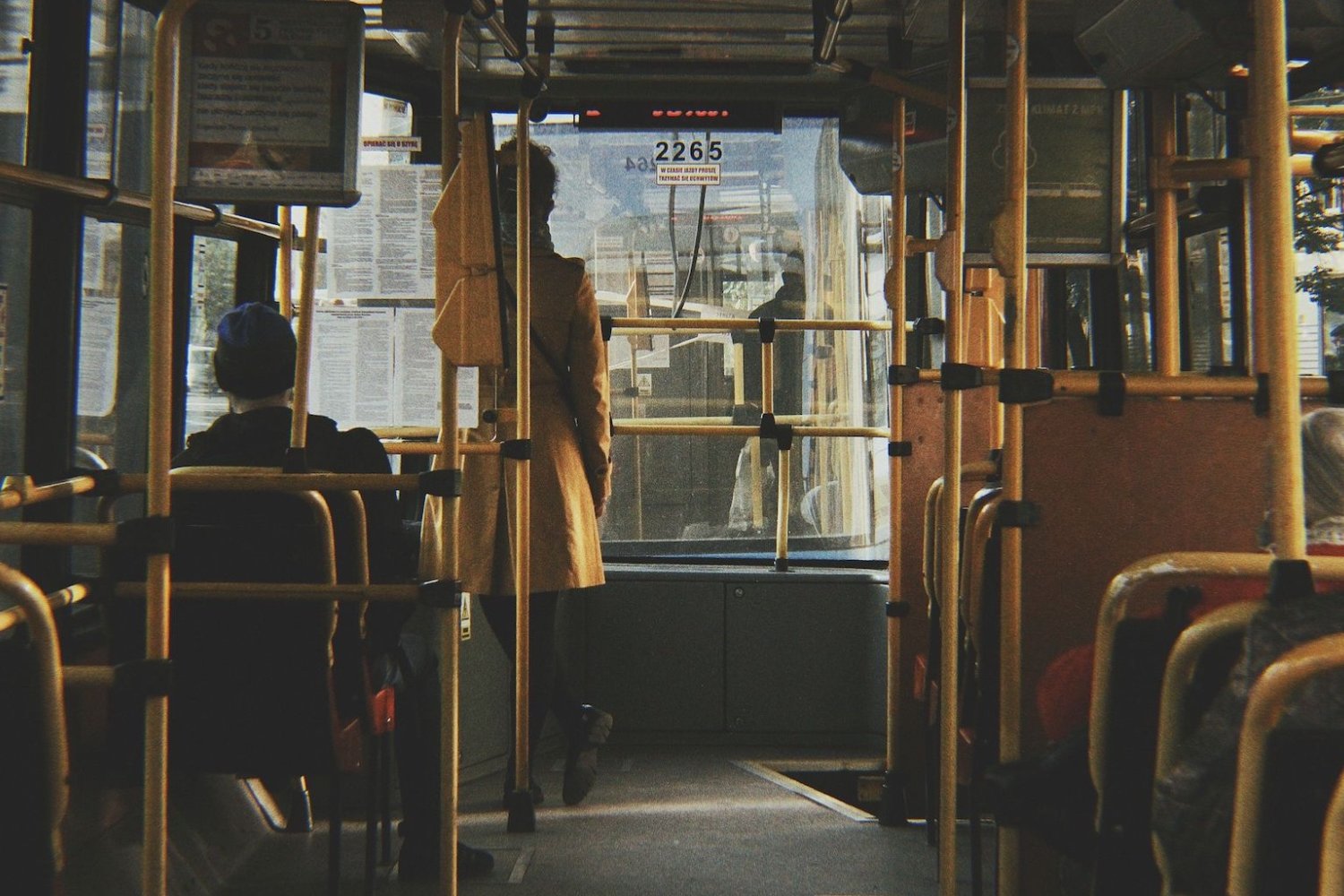zwyzywał 12-letnie dziewczynki w autobusie